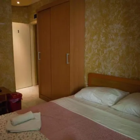 Comfort Rijeka - 5 Apartment *